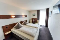 Hotel am Wall Hotels near Mohnesee-Turm