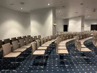 Holiday Inn Porto - Gaia Hoteles en Mafamude