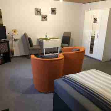 Messezimmer 4 u 2 Rooms