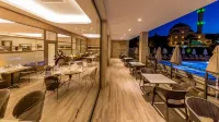 Julian Club Hotel
