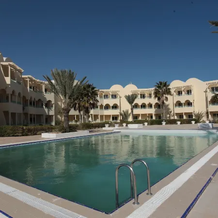 Hotel Venice Beach- Families and Couples Only