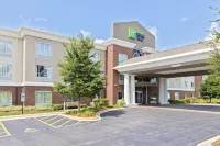Holiday Inn Express & Suites LAKE ZURICH-BARRINGTON by IHG - Pet friendly