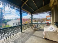 Tree House Hideouts Heygarth House Hotel di Echuca