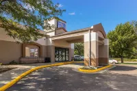 Sleep Inn Airport Hotel a 