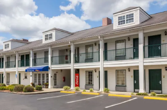 Baymont by Wyndham Waycross