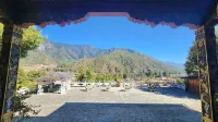 Tiger's Nest Resort - Best Resort in Paro, Bhutan - con vista montagne
