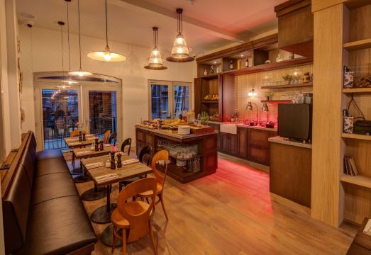 2. 호텔 반 데 비..