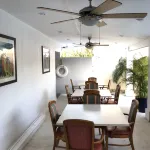 Colony Club Inn & Suites - Bữa sáng