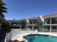 Extend a Suites - piscina