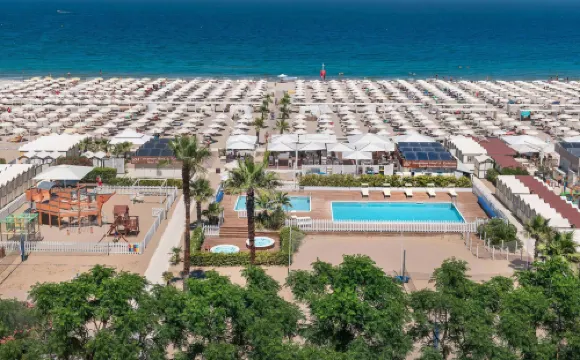 ホテル ルンゴマーレ