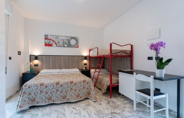 Hotel Saint Tropez - Pineto