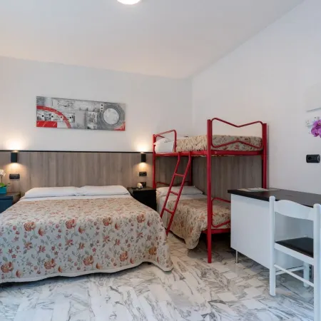 Hotel Saint Tropez - Pineto