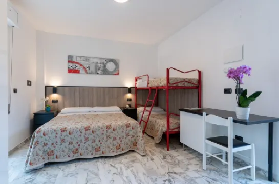 Hotel Saint Tropez - Pineto