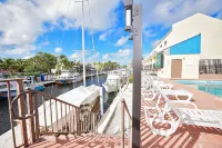 Waterside Suites and Marina - Ocean View