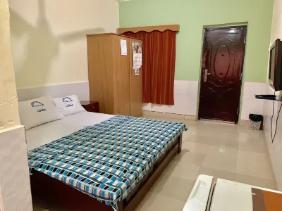 Sundowner Lodge Hotels near Forsmuel Shopping Center