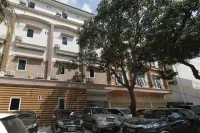 RedDoorz Plus Near RS Royal Prima Hotels in Sei Putih Tengah