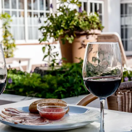 Hostal Es Pi - Emar Hotels
