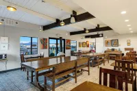 Hotel McCoy - Art, Coffee, Beer, Wine - فطور
