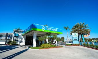 The Buena Park Hotel & Suites