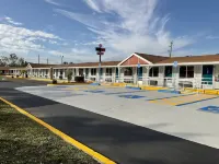 Knights Inn Punta Gorda - parking
