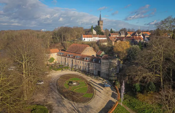 艾爾斯魯城堡餐廳酒店