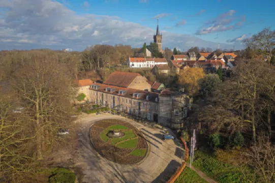 Buitenplaats Kasteel Elsloo  호텔