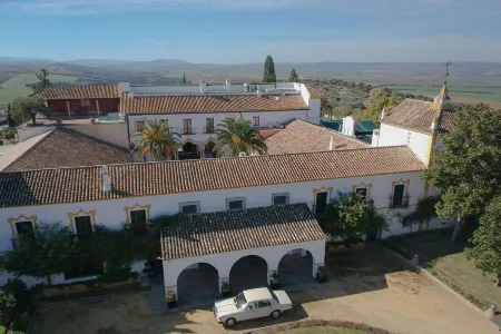 Hacienda El Rosalejo Отели рядом с достопримечательностью «Ruta del Amor (Setenil de las Bodegas)»