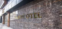 Staron Otel - parcheggio