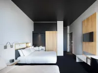Alt Hotel Winnipeg Отели рядом с достопримечательностью «Стадион «Шо Парк»»