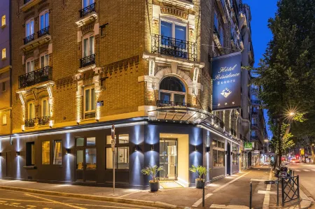 Hotel Residence Europe & Spa Отели в г. Клиши-ла-Гаренн