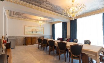 W Regal Boutique Hotel&Spa