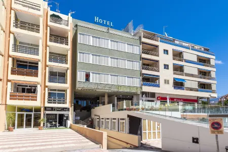 Hotel Andrea´s Отели рядом с достопримечательностью «Playa Los Cristianos»