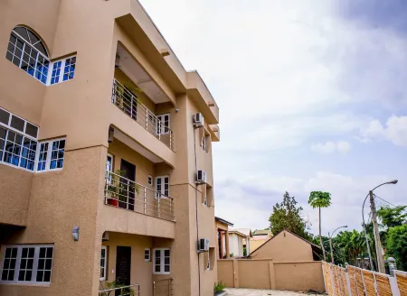 Tennys Place Apartments Garki