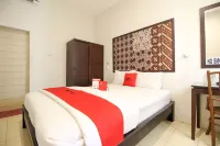 Reddoorz Syariah Near Wijilan Yogyakarta - Pensions