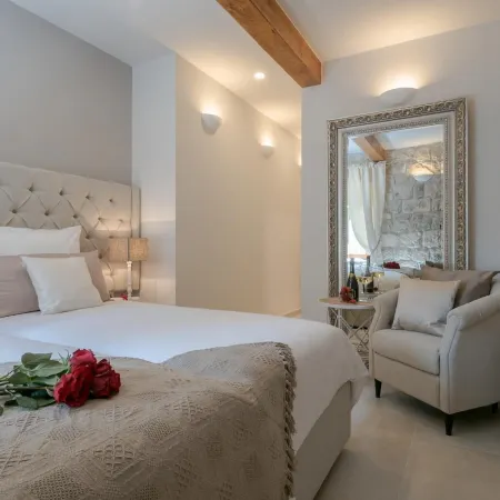 Jupiter Lux Rooms
