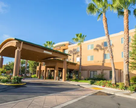 Courtyard Merced Hotels in Merced