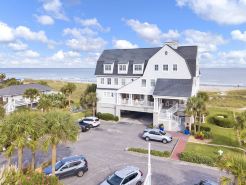 Elizabeth Pointe Lodge