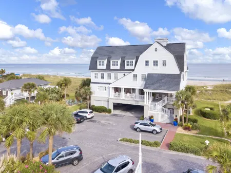 Elizabeth Pointe Lodge Отели рядом с достопримечательностью «Amelia Island Lighthouse»