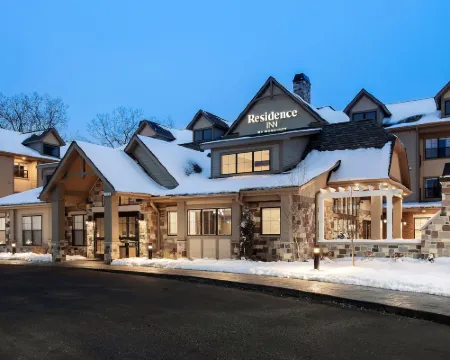 Residence Inn by Marriott Milwaukee Brookfield Hotels in Brookfield