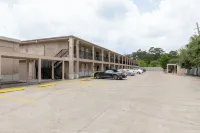 Travel Inn & Suites - Moteles