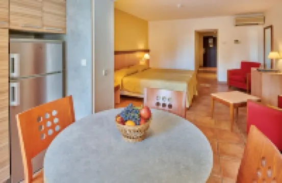 地中海藍色度假法義公寓式酒店