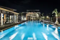Cresco Hotel Buriram - Pools