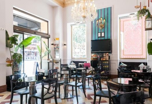 호텔 내부 전경