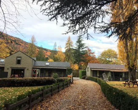 Shades of Arrowtown Hotels in Arrowtown