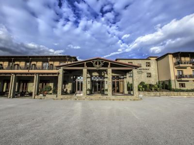 Grand Meteora Hotel