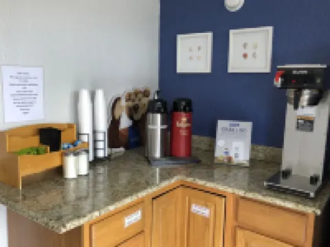 Travelodge by Wyndham Fort Myers North