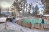 Fairmont Hot Springs Resort - bar