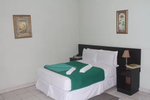 City Inn Lodge - 2-Star