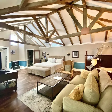 Coppersmith Inn B&B