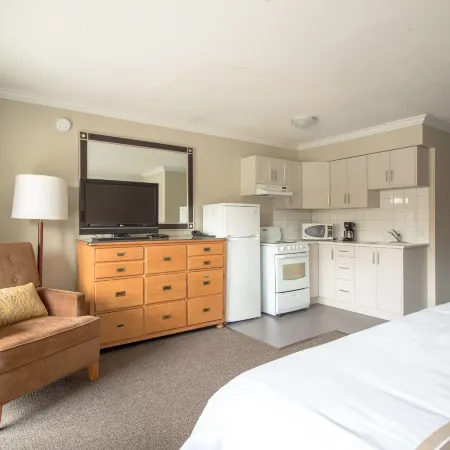 Okanagan Royal Park Inn by Elevate Rooms
